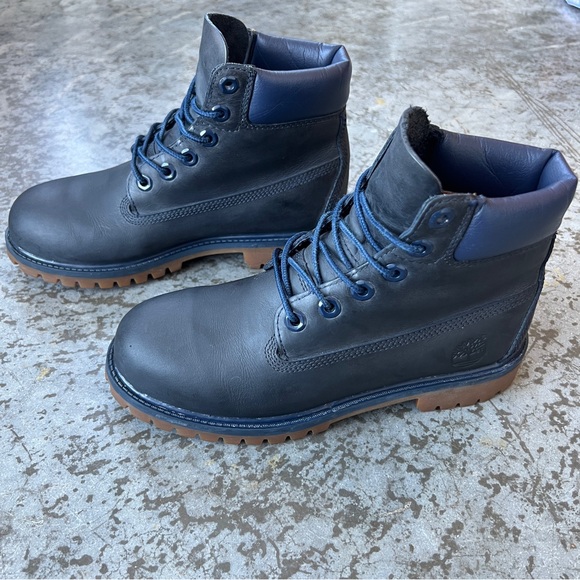Timberland Premium Navy Blue Leather Boots - Boys Size 5 / Women’s 7 - Picture 4 of 13